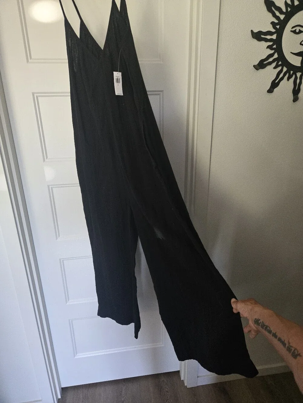 NWT!! Linen Blend Black Tie-Shoulder Wide Leg Jumpsuit With Pockets. Size M - Picture 7 of 7